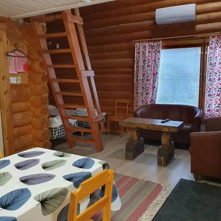 Leirintäalueet Pitkaemoe Canyon Oy 3*