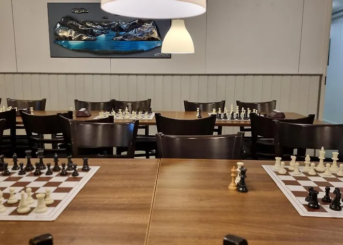 Pitkaemoe Canyon Oy 营地